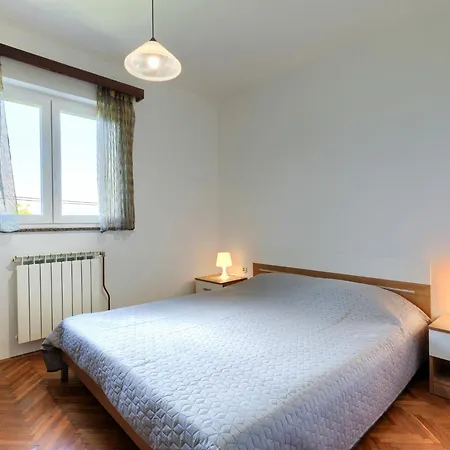 Carlo - Ipc102 By Interhome *