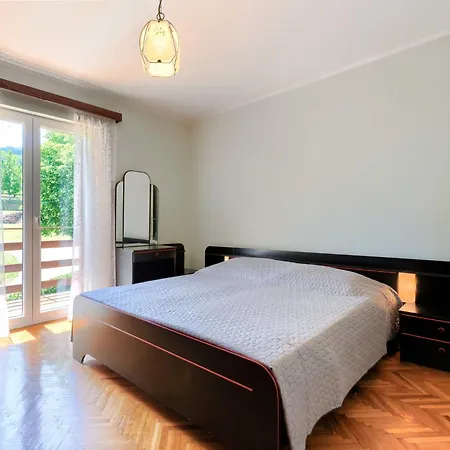 Holiday home Carlo - Ipc102 By Interhome