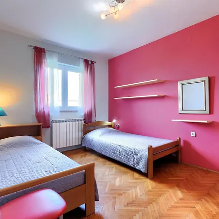 Holiday home Carlo - Ipc102 By Interhome *