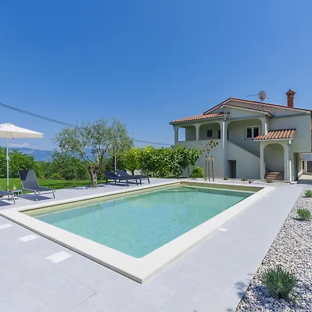 Carlo By Interhome * Pićan